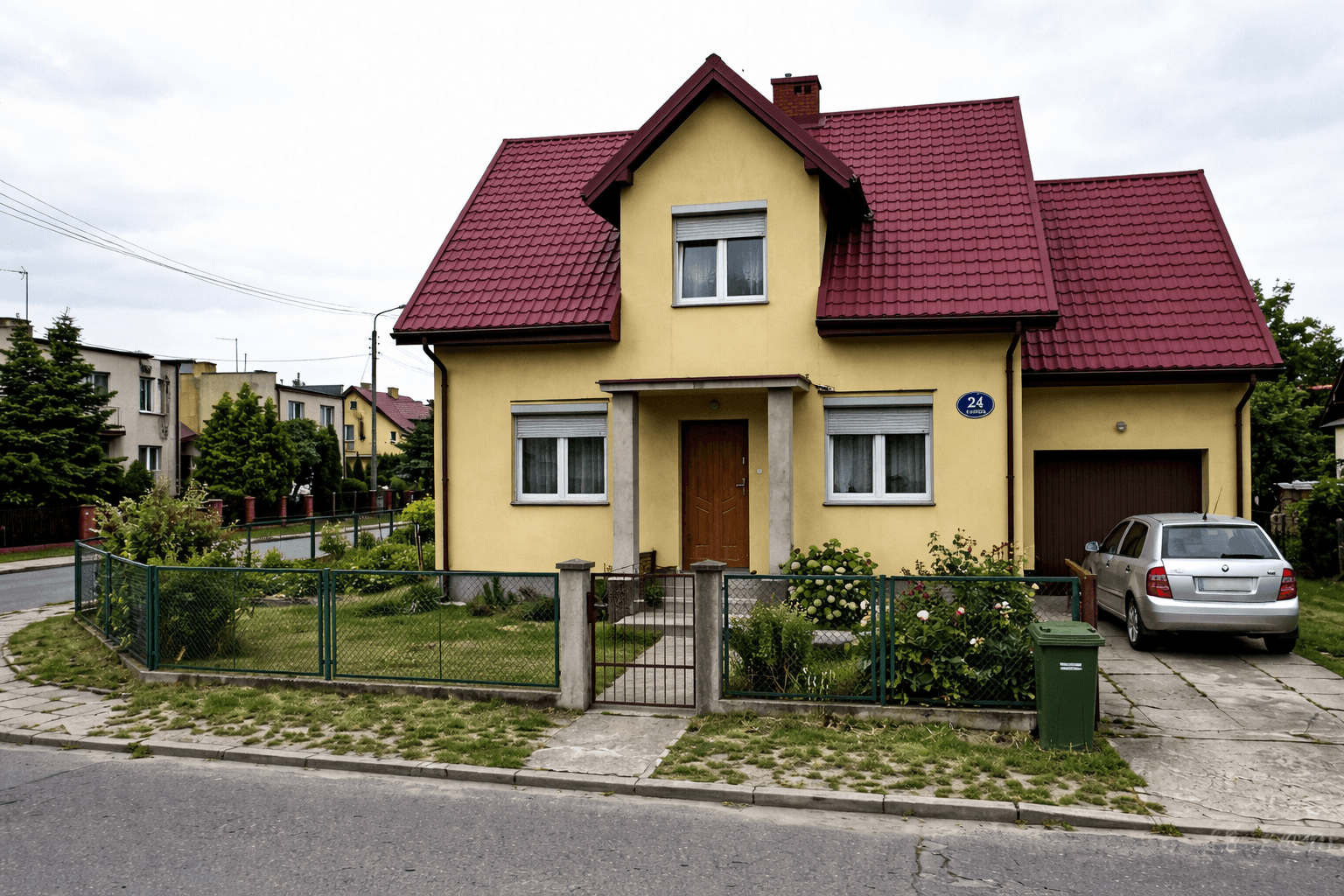 Zdjęcie obecnego stanu elewacji